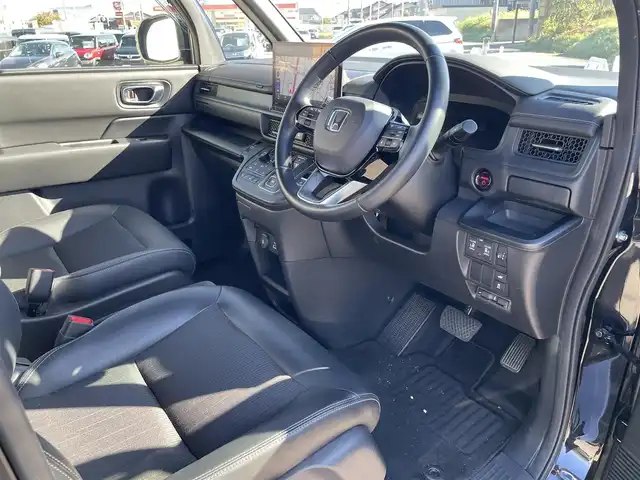 ホンダ ステップワゴン 富山県 2023(令5)年 7.8万km クリスタルブラックパール アラウンドビューモニター/メーカーナビ/フルセグＴＶ/Bluetooth/ＤＶＤ再生/ビルトインＥＴＣ/両側パワースライドドア/ハーフレザーシート/運転席助手席シートヒーター/LEDオートライト/ＬＥＤフォグライト/レーダークルーズコントロール/レーンキープアシスト/パワーバックドア