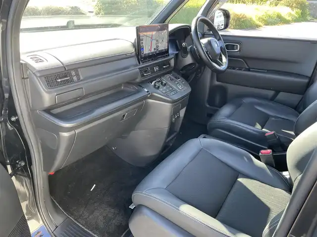 ホンダ ステップワゴン 富山県 2023(令5)年 7.8万km クリスタルブラックパール アラウンドビューモニター/メーカーナビ/フルセグＴＶ/Bluetooth/ＤＶＤ再生/ビルトインＥＴＣ/両側パワースライドドア/ハーフレザーシート/運転席助手席シートヒーター/LEDオートライト/ＬＥＤフォグライト/レーダークルーズコントロール/レーンキープアシスト/パワーバックドア