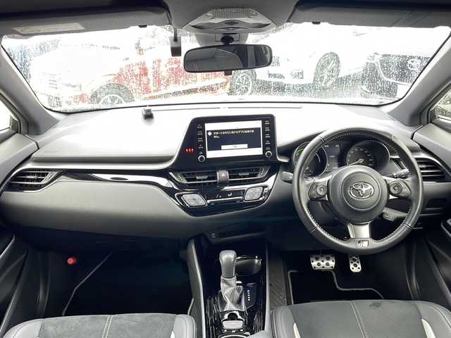 トヨタ Ｃ－ＨＲ S GRスポーツ 山梨県 2020(令2)年 1.6万km ホワイトパールクリスタルシャイン 衝突軽減ブレーキ/純正ディスプレイオーディオ（地図表示なし）/BT/フルセグテレビ/全方位カメラ/アイドリングストップ/クルーズコントロール/ドアバイザー/プッシュスタート/ETC２・０/純正LEDヘッドライト/GR専用シート/オートライト/スタッドレス積み込み（純正ホイール）