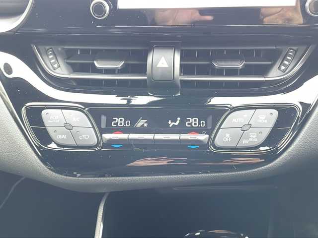 トヨタ Ｃ－ＨＲ S GRスポーツ 山梨県 2020(令2)年 1.6万km ホワイトパールクリスタルシャイン 衝突軽減ブレーキ/純正ディスプレイオーディオ（地図表示なし）/BT/フルセグテレビ/全方位カメラ/アイドリングストップ/クルーズコントロール/ドアバイザー/プッシュスタート/ETC２・０/純正LEDヘッドライト/GR専用シート/オートライト/スタッドレス積み込み（純正ホイール）