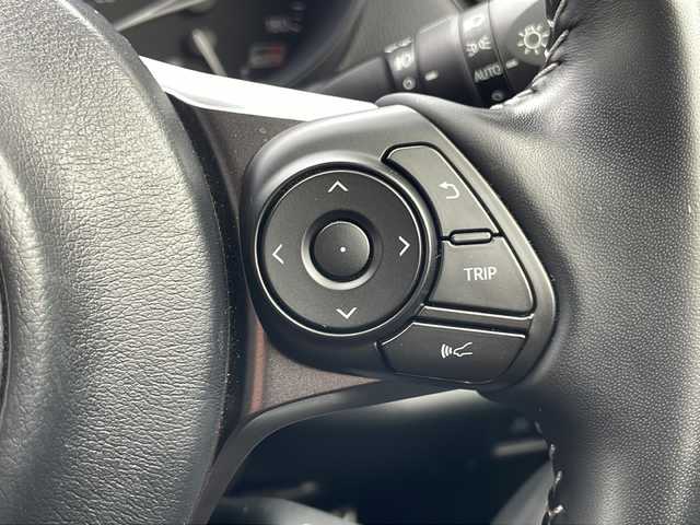 トヨタ Ｃ－ＨＲ S GRスポーツ 山梨県 2020(令2)年 1.6万km ホワイトパールクリスタルシャイン 衝突軽減ブレーキ/純正ディスプレイオーディオ（地図表示なし）/BT/フルセグテレビ/全方位カメラ/アイドリングストップ/クルーズコントロール/ドアバイザー/プッシュスタート/ETC２・０/純正LEDヘッドライト/GR専用シート/オートライト/スタッドレス積み込み（純正ホイール）