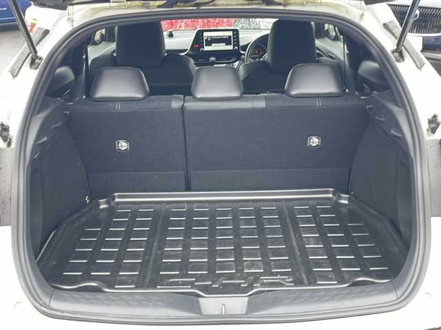 トヨタ Ｃ－ＨＲ S GRスポーツ 山梨県 2020(令2)年 1.6万km ホワイトパールクリスタルシャイン 衝突軽減ブレーキ/純正ディスプレイオーディオ（地図表示なし）/BT/フルセグテレビ/全方位カメラ/アイドリングストップ/クルーズコントロール/ドアバイザー/プッシュスタート/ETC２・０/純正LEDヘッドライト/GR専用シート/オートライト/スタッドレス積み込み（純正ホイール）