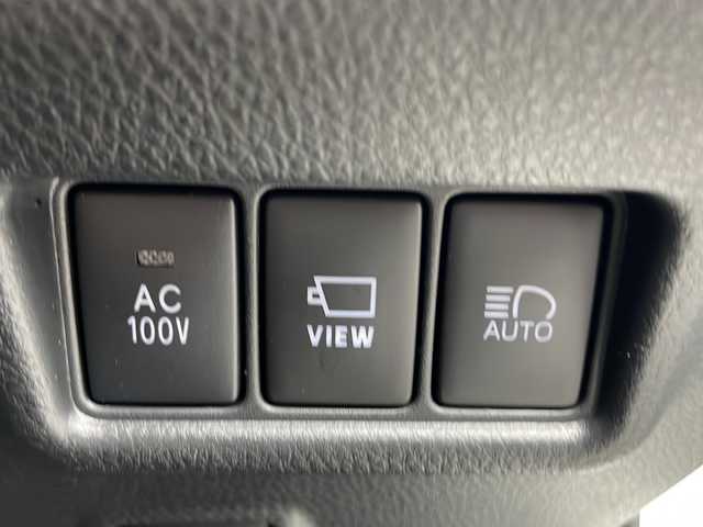 トヨタ Ｃ－ＨＲ S GRスポーツ 山梨県 2020(令2)年 1.6万km ホワイトパールクリスタルシャイン 衝突軽減ブレーキ/純正ディスプレイオーディオ（地図表示なし）/BT/フルセグテレビ/全方位カメラ/アイドリングストップ/クルーズコントロール/ドアバイザー/プッシュスタート/ETC２・０/純正LEDヘッドライト/GR専用シート/オートライト/スタッドレス積み込み（純正ホイール）