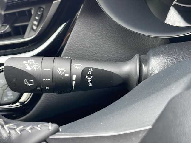 トヨタ Ｃ－ＨＲ S GRスポーツ 山梨県 2020(令2)年 1.6万km ホワイトパールクリスタルシャイン 衝突軽減ブレーキ/純正ディスプレイオーディオ（地図表示なし）/BT/フルセグテレビ/全方位カメラ/アイドリングストップ/クルーズコントロール/ドアバイザー/プッシュスタート/ETC２・０/純正LEDヘッドライト/GR専用シート/オートライト/スタッドレス積み込み（純正ホイール）