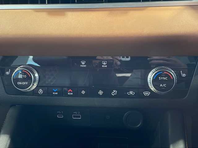 三菱 アウトランダー ＰＨＥＶ P 愛媛県 2022(令4)年 4.2万km パール 純正ナビ/BOSEサウンド/サンルーフ/全方位カメラ/バックカメラ/前後ドライブレコーダー/マイパイロット/追従型クルーズコントロール/前後コーナーセンサー/デジタルインナーミラー/D席N席パワーシート/全席シートヒーター/スペアキー/ハンドルヒーター