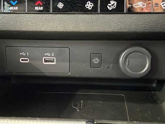 三菱 アウトランダー ＰＨＥＶ P 愛媛県 2022(令4)年 4.2万km パール 純正ナビ/BOSEサウンド/サンルーフ/全方位カメラ/バックカメラ/前後ドライブレコーダー/マイパイロット/追従型クルーズコントロール/前後コーナーセンサー/デジタルインナーミラー/D席N席パワーシート/全席シートヒーター/スペアキー/ハンドルヒーター