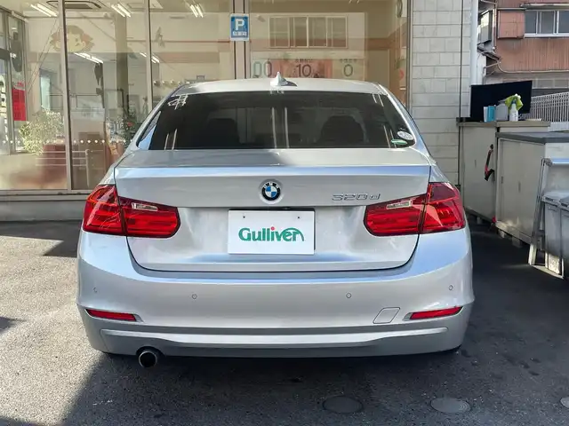 ＢＭＷ ３２０ｄ 愛知県 2014(平26)年 10.3万km シルバー /当店買取/ディーゼルターボ//右ハンドル/ディーラー車//純正ナビ/バックカメラ//Pソナー//インテリジェントS/レーンキープ//レーダークルーズコントロール//ミラー一体型ETC//TRC//ECOPRO/SPORTモード//ISOFIX//プッシュスタート/スマートキー//前席Pシート