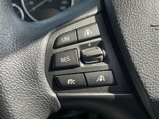 ＢＭＷ ３２０ｄ 愛知県 2014(平26)年 10.3万km シルバー /当店買取/ディーゼルターボ//右ハンドル/ディーラー車//純正ナビ/バックカメラ//Pソナー//インテリジェントS/レーンキープ//レーダークルーズコントロール//ミラー一体型ETC//TRC//ECOPRO/SPORTモード//ISOFIX//プッシュスタート/スマートキー//前席Pシート