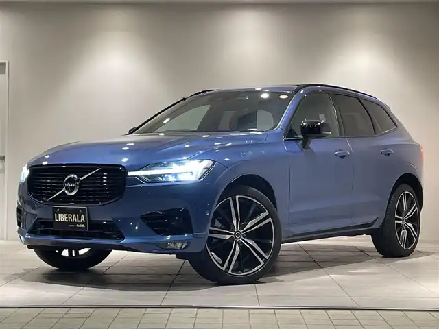 ボルボ ＸＣ６０ B6 AWD Rデザイン 愛知県 2021(令3)年 2.7万km 青Ｍ パノラミックＳ／Ｒ　/ハーマンカードンサウンド　/ＨＵＤ　/純正ナビ　/Ｂｌｕｅｔｏｏｔｈ　/３６０度カメラ　/フルセグＴＶ/ＡｐｐｌｅＣａｒＰｌａｙ　/ＡｎｄｒｏｉｄＡｕｔｏ　/ＡＣＣ　/ＬＫＡ　/ＢＳＭ　/ワイヤレスチャージ/ETC/パワーバックドア/プッシュスタート/ウィンカーミラー/アイドリングストップ