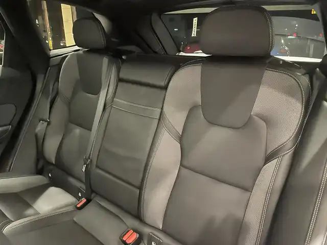 ボルボ ＸＣ６０ B6 AWD Rデザイン 愛知県 2021(令3)年 2.7万km 青Ｍ パノラミックＳ／Ｒ　/ハーマンカードンサウンド　/ＨＵＤ　/純正ナビ　/Ｂｌｕｅｔｏｏｔｈ　/３６０度カメラ　/フルセグＴＶ/ＡｐｐｌｅＣａｒＰｌａｙ　/ＡｎｄｒｏｉｄＡｕｔｏ　/ＡＣＣ　/ＬＫＡ　/ＢＳＭ　/ワイヤレスチャージ/ETC/パワーバックドア/プッシュスタート/ウィンカーミラー/アイドリングストップ