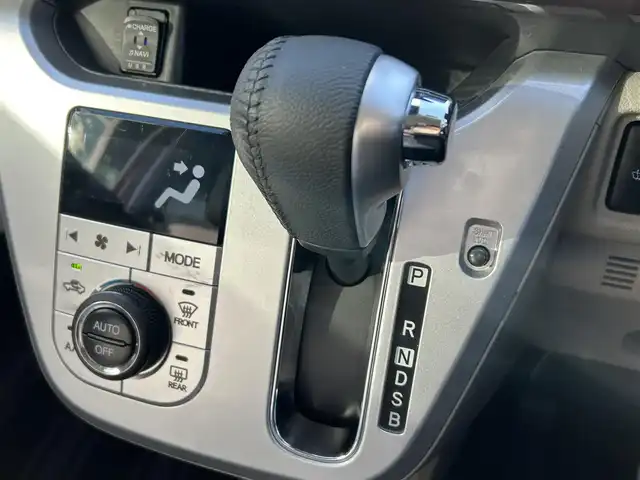 ダイハツ キャスト スタイル G ターボ VS SAⅢ 愛媛県 2020(令2)年 3.3万km ファイアークォーツレッドM 社外ディスプレイオーディオ/（FA/AM/Bluetooth/iPod/AUX）/アラウンドビューモニター/衝突軽減ブレーキ/レーンキープアシスト/シートヒーター/ETC/前後ドライブレコーダー/クリアランスソナー/オートハイビーム/LEDヘッドライト/横滑り防止装置/USB入力端子/HDMIケーブル/純正15インチAW/純正フロアマット/プッシュスタート/スマートキー