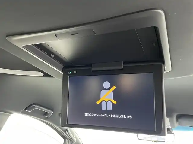 トヨタ ヴェルファイア ハイブリット ゴールデンアイズⅢ 福岡県 2022(令4)年 1.4万km ブラック 後席モニター　/純正９型ＤＡ／フルセグTV　/バックカメラ　/デジタルルームミラー　/ＥＴＣ　/トヨタセーフティセンス　/レーダークルーズコントロール　/コーナーセンサー　/衝突軽減ブレーキ　/レーンキープ　/アクセル踏み間違い防止　/ＢＳＭ　/オートマチックハイビーム　/両側電動スライドドア　/パワーバックドア　/ヒッチメンバー　/純正１７インチアルミホイール　/３眼LEDヘッドライト