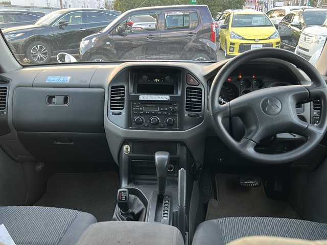 三菱 パジェロ ロング ZR 福島県 2003(平15)年 11.4万km ソフィアホワイト/サテライトシルバー 純正オーディオ/・CD/FM/AM/前方ドラレコ/電動格納ミラー/ハロゲンヘッドライト/・オートライト/・フォグランプ/ドアバイザー