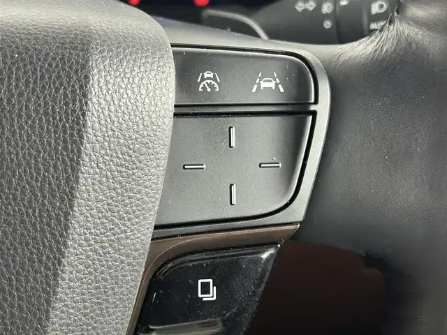 トヨタ ヴェルファイア ハイブリット Z プレミア 佐賀県 2024(令6)年 0.8万km プラチナホワイトパールマイカ 純正14インチディスプレイオーディオ/（コネクティドナビ対応）/フルセグTV/Bluetooth/MiraCast/後席13.2インチフリップダウンモニター/パノラマミックビューモニター/左右独立ムーンルーフ/両側パワースライドドア/社外デジタルインナーミラー/ETC2.0/前後ドライブレコーダー/トヨタセーフティーセンス/プリクラッシュセーフティー/アダクティブクルーズコントロール/レーントレーシングアラート/ロードサインアシスト/パーキングサポートブレーキ/トヨタチームメイト/アドバンストパーク/アドバンストドライブ/運転席・助手席パワーシート/運転席・助手席シートヒーター/運転席・助手席シートベンチレーション/運転席シートメモリ/ステアリングヒーター/三眼LEDヘッドライト/オートライト/オートハイビーム/フォグランプ/ヘッドアップディスプレイ/置くだけ充電/純正フロアマット/純正19インチアルミホイール