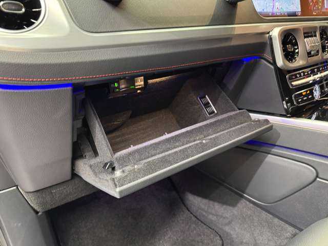 メルセデス・ベンツ ゲレンデヴァーゲン Ｇ３５０ｄ AMGライン 千葉県 2019(令1)年 4.6万km オブシディアンブラック ラグジュアリーＰＫＧ　/アダプティブダンパー　/Ｂｕｒｍｅｓｔｅｒサウンド　/黒革シート　/ガラスＳＲ　/ＡＣＣ　/シートＨ　/ナビ　/ＴＶ　/３６０°ＬＥＤライト　/アクティブパーキング　/衝突軽減Ｂ　/ＢＳＭ　/ＬＫＡ