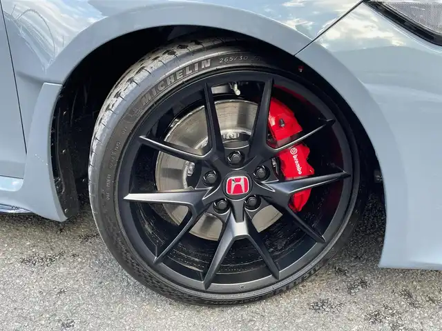 ホンダ シビック タイプR 神奈川県 2025(令7)年 0.1千km ソニックグレーパール ワンオーナー/純正メモリーナビ・地デジTV/バックモニター/ビルトインETC2.0/純正USB/BT再生/純正19インチAW/ブレンボブレーキ/LEDヘッドライト/ホンダセンシング/レーダークルーズコントロール/PCS/LKA/BSM/標識検知/コーナーセンサー/プッシュスタート/スマートキー×2/保証書・取説あり