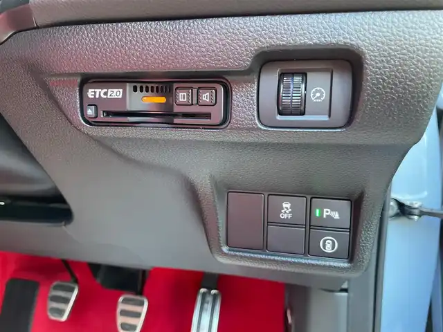 ホンダ シビック タイプR 神奈川県 2025(令7)年 0.1千km ソニックグレーパール ワンオーナー/純正メモリーナビ・地デジTV/バックモニター/ビルトインETC2.0/純正USB/BT再生/純正19インチAW/ブレンボブレーキ/LEDヘッドライト/ホンダセンシング/レーダークルーズコントロール/PCS/LKA/BSM/標識検知/コーナーセンサー/プッシュスタート/スマートキー×2/保証書・取説あり