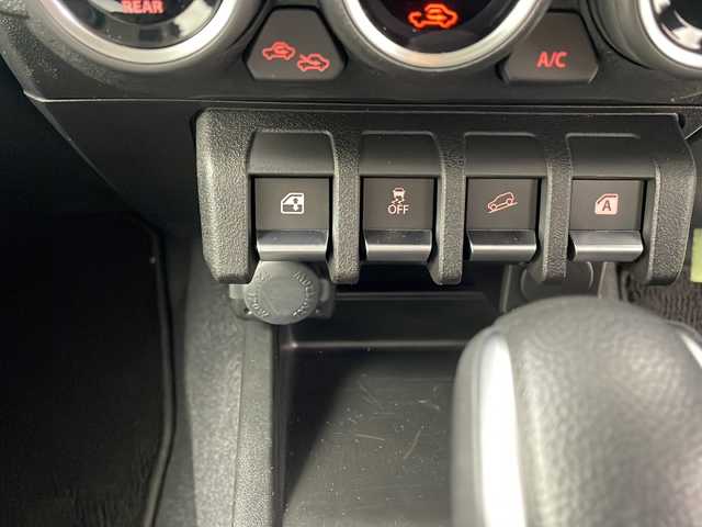 スズキ ジムニー シエラ JC 熊本県 2024(令6)年 0.6万km ブルーイッシュブラックパール3 禁煙車/衝突被害軽減ブレーキ/車線逸脱警報/純正ディスプレイオーディオ（PVH-9300DVSZS）/AM/FM/USB/Bluetooth/バックカメラ/クルーズコントロール/シートヒーター/コーナーセンサー後方/レザー調シートカバー/ダウンヒルアシスト/LEDヘッドライト/ヘッドライトウォッシャー/ドアバイザー/スマートキー/プッシュスタート/ABS/横滑り防止装置