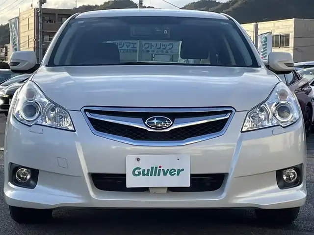 スバル レガシィ ツーリングワゴン 2．5i Lパッケージ 広島県 2011(平23)年 9.3万km サテンホワイトパール ４WD/メモリナビ/（フルセグTV/Bluetooth/SD/CD/DVD/USB）/クルーズコントロール（追従無し）/ドライブレコーダー（前方のみ）/HIDヘッドライト/フォグランプ/オートライト/純正17インチアルミホイール/本革巻きステアリング