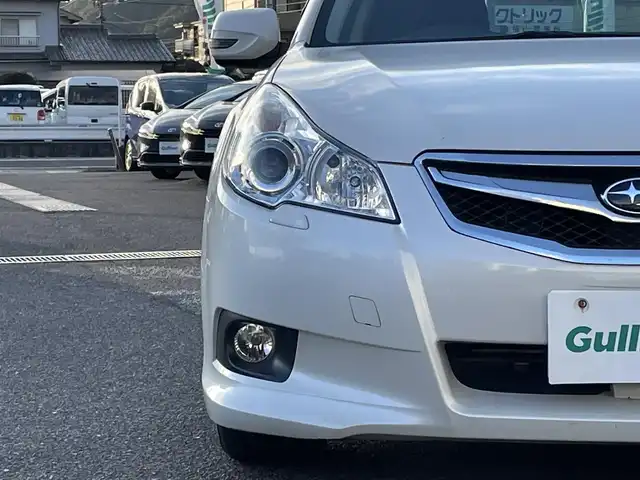 スバル レガシィ ツーリングワゴン 2．5i Lパッケージ 広島県 2011(平23)年 9.3万km サテンホワイトパール ４WD/メモリナビ/（フルセグTV/Bluetooth/SD/CD/DVD/USB）/クルーズコントロール（追従無し）/ドライブレコーダー（前方のみ）/HIDヘッドライト/フォグランプ/オートライト/純正17インチアルミホイール/本革巻きステアリング