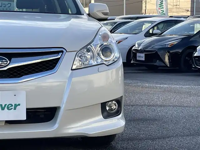 スバル レガシィ ツーリングワゴン 2．5i Lパッケージ 広島県 2011(平23)年 9.3万km サテンホワイトパール ４WD/メモリナビ/（フルセグTV/Bluetooth/SD/CD/DVD/USB）/クルーズコントロール（追従無し）/ドライブレコーダー（前方のみ）/HIDヘッドライト/フォグランプ/オートライト/純正17インチアルミホイール/本革巻きステアリング