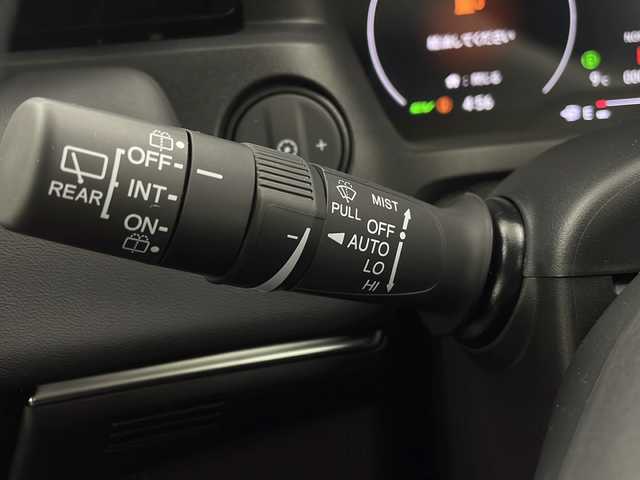 ホンダ ヴェゼル ハイブリッド e:HEV Z 栃木県 2024(令6)年 0.1万km未満 クリスタルブラックパール Honda CONNECTディスプレーナビ/【フルセグTV/Bluetooth/FM/USB】/バックカメラ/Honda SENSING/・衝突軽減ブレーキ/・先行車発進お知らせ機能/・路外逸脱抑制機能/・標識認識機能/・渋滞追従機能付アダプティブクルーズコントロール/・車線維持支援システム/・誤発進抑制機能/・後方誤発進抑制機能/・近距離衝突軽減ブレーキ/・急アクセル抑制機能/・パーキングセンサーシステム/ブラインドスポットインフォメーション/アダプティブドライビングビーム/後退出庫サポート/コーナーセンサー/ワイヤレス充電器/ETC2.0/運転席・助手席シートヒーター/ステアリングヒーター/ハンズフリーアクセスパワーテールゲート/LEDシーケンシャルターンシグナルランプ/ダウンヒルアシストコントロール/電動パーキングブレーキ/ブレーキホールド/横滑り防止装置/スペアキー×1