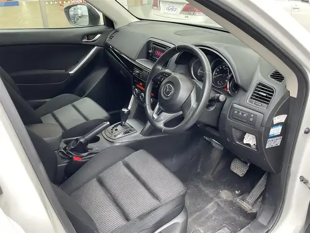 マツダ ＣＸ－５ 20S 愛知県 2012(平24)年 7.6万km クリスタルホワイトパールマイカ (株)IDOMが運営する【じしゃロン豊川店】の自社ローン専用車両になります。こちらは現金またはオートローンご利用時の価格です。自社ローンご希望の方は別途その旨お申付け下さい/ 社外オーディオ/ バックカメラ/ ETC/ 革巻ステアリング/ ドアバイザー