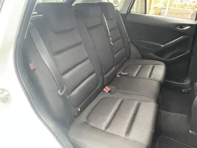 マツダ ＣＸ－５ 20S 愛知県 2012(平24)年 7.6万km クリスタルホワイトパールマイカ (株)IDOMが運営する【じしゃロン豊川店】の自社ローン専用車両になります。こちらは現金またはオートローンご利用時の価格です。自社ローンご希望の方は別途その旨お申付け下さい/ 社外オーディオ/ バックカメラ/ ETC/ 革巻ステアリング/ ドアバイザー