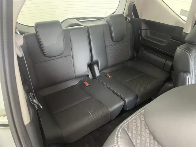 ホンダ フリード G ホンダセンシング 埼玉県 2020(令2)年 1.3万km プラチナホワイトパール 【安全装備】/ホンダセンシング/アダプティブ・クルーズ・コントロール（ACC）/・作動車速域：約30km/hから100km/h間/車線維持支援システム（LKAS）/・作動車速：約65km/hから100km/h間/・ステアリング制御/衝突軽減ブレーキ（CMBS）/・歩行者検知機能/・作動車速：約80km/h未満時/・対向車車速：約30km/hから80km/h時/誤発進抑制機能（前進）/・ミリ波レーダー検知：作動車速10km/h未満/歩行者事故低減ステアリング/・作動車速10km/hから40km/h間/路外逸脱抑制機能/・作動車速：約60km/hから100km/h間/先行車発進お知らせ機能/標識認識機能/【主要装備】/純正ナビ　/バックカメラ　/ドライブレコーダー　　/ハーフレザーシート　/純正１５インチアルミホイール　/スペアキー有り　/両側パワースライドドア　/プッシュスタート　/スマートキー
