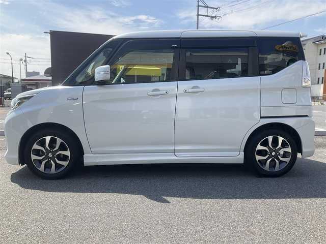 スズキ ソリオ バンディット HV MV Dカメラ ブレーキS 滋賀県 2018(平30)年 9.7万km ピュアホワイトP ワンオーナー/車検9年2月まで/スズキセーティサポート/デュアルカメラブレーキサポート/クルーズコントロール/純正8インチナビ/Bluetooth、CD、DVD、フルセグテレビ/全方位モニター、バックカメラ/ビルトインETC/両側パワースライドドア/運転席シートヒーター/LEDヘッドライト、フォグランプ/2列目パーソナルテーブル/純正15インチアルミホイール/スペアキー有り/取扱説明書、保証書/