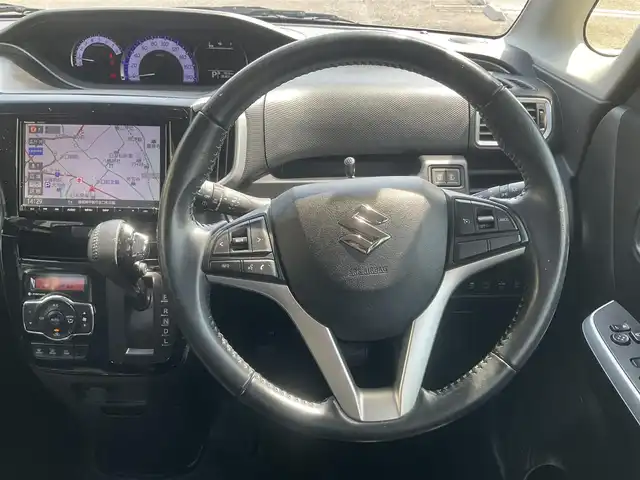 スズキ ソリオ バンディット HV MV Dカメラ ブレーキS 滋賀県 2018(平30)年 9.7万km ピュアホワイトP ワンオーナー/車検9年2月まで/スズキセーティサポート/デュアルカメラブレーキサポート/クルーズコントロール/純正8インチナビ/Bluetooth、CD、DVD、フルセグテレビ/全方位モニター、バックカメラ/ビルトインETC/両側パワースライドドア/運転席シートヒーター/LEDヘッドライト、フォグランプ/2列目パーソナルテーブル/純正15インチアルミホイール/スペアキー有り/取扱説明書、保証書/