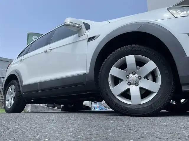 シボレー キャプティバ 宮城県 2014(平26)年 8.6万km 白 4WD/ルーフレーン/SDナビ/フルセグTV/ハーフレザー/冬タイヤ純正アルミ17インチ/純正フロアマット/パワーシート/3列シート/クルーズコントロール/コーナーセンサー