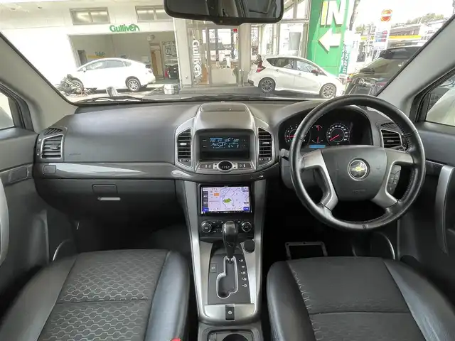 シボレー キャプティバ 宮城県 2014(平26)年 8.6万km 白 4WD/ルーフレーン/SDナビ/フルセグTV/ハーフレザー/冬タイヤ純正アルミ17インチ/純正フロアマット/パワーシート/3列シート/クルーズコントロール/コーナーセンサー