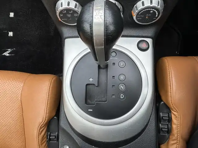 日産 フェアレディ Ｚ バージョンT 道央・札幌 2008(平20)年 13.3万km ブレードシルバー 社外SDナビ/FM/AM/CD/DVD/BT/フルセグ/ETC/バックカメラ/レザーシート/パワーシート/シートヒーター/スペアキー/リモコンキー/電格ミラー/AAC/Wエアバッグ/横滑り防止システム