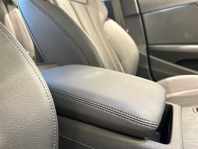 アウディ Ａ４ 2．0 TFSI クワトロスポーツ 福岡県 2018(平30)年 4.2万km 白 バーチャルコックピット＋　/アルカンターラ　/純正ナビ／フルセグ　/３６０°カメラ　/Ｂカメラ　/Ｆカメラ　/Ｂｌｕｅｔｏｏｔｈ　/ＡＣＣ　/ＢＳＭ　/前席シートヒーター　/スマートキー　/前後ドラレコ　/ＥＴＣ２．０