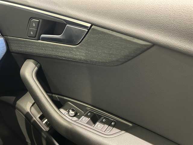 アウディ Ａ４ 2．0 TFSI クワトロスポーツ 福岡県 2018(平30)年 4.2万km 白 バーチャルコックピット＋　/アルカンターラ　/純正ナビ／フルセグ　/３６０°カメラ　/Ｂカメラ　/Ｆカメラ　/Ｂｌｕｅｔｏｏｔｈ　/ＡＣＣ　/ＢＳＭ　/前席シートヒーター　/スマートキー　/前後ドラレコ　/ＥＴＣ２．０
