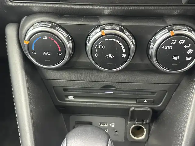 マツダ ＣＸ－３ 20SプロアクティブSパッケージ 愛知県 2020(令2)年 1.8万km ソウルレッドクリスタルM 純正8.8インチマツダコネクトナビ/　　・CD/DVD/BT/フルセグ/360°ビュー・モニター/ステアリングリモコン/パドルシフト/MTモード/HUD/ビルトインETC/ドライブレコーダー/パワーシート/シートヒーター/フルフラットシート/純正フロアマット/アドバンスト・スマート・シティ・ブレーキ/AT誤発進抑制制御/スマート・シティ・ブレーキ・サポート（後退時）/車線逸脱警報システム/アダプティブ・LED・ヘッドライト/ハイ・ビーム・コントロールシステム/マツダ・レーダー・クルーズ・コントロール/交通標識認識システム/ドライバー・アテンション・アラート/フロントパーキングセンサー/純正18インチアルミホイール/スマートキー/保証書/取扱説明書/スペアキー１本