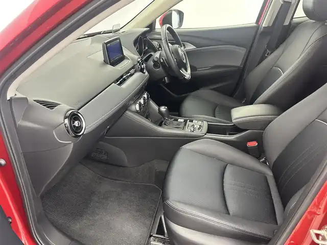 マツダ ＣＸ－３ 20SプロアクティブSパッケージ 愛知県 2020(令2)年 1.8万km ソウルレッドクリスタルM 純正8.8インチマツダコネクトナビ/　　・CD/DVD/BT/フルセグ/360°ビュー・モニター/ステアリングリモコン/パドルシフト/MTモード/HUD/ビルトインETC/ドライブレコーダー/パワーシート/シートヒーター/フルフラットシート/純正フロアマット/アドバンスト・スマート・シティ・ブレーキ/AT誤発進抑制制御/スマート・シティ・ブレーキ・サポート（後退時）/車線逸脱警報システム/アダプティブ・LED・ヘッドライト/ハイ・ビーム・コントロールシステム/マツダ・レーダー・クルーズ・コントロール/交通標識認識システム/ドライバー・アテンション・アラート/フロントパーキングセンサー/純正18インチアルミホイール/スマートキー/保証書/取扱説明書/スペアキー１本