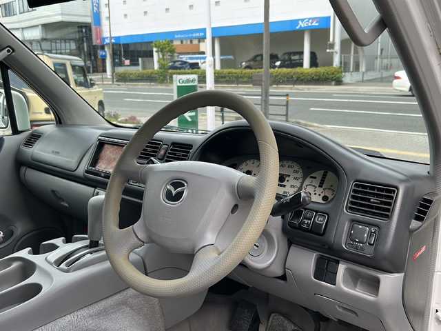 マツダ ボンゴ フレンディ シティランナー ナビエディション 大阪府 2002(平14)年 5.4万km ピュアホワイト ワンオーナー/WACエアコン/片面スライドドア/ABS/CD/FM/前席ドアバイザー