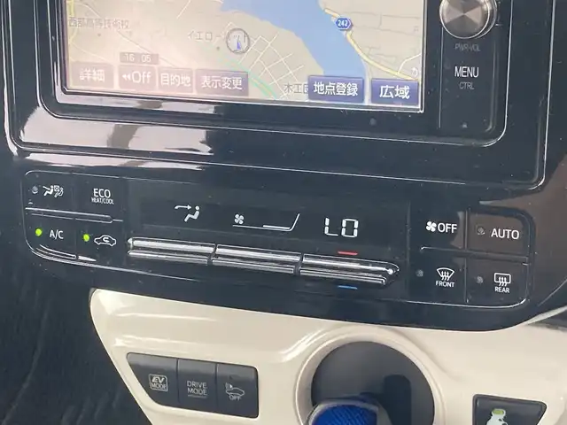 トヨタ プリウス Sセーフティプラス 島根県 2016(平28)年 6.4万km スティールブロンドM ディーラーOP SDナビ(CD/BT/フルセグ)/トヨタセーフティーセンス/ ・プリクラッシュセーフティー/ ・レーンディパーチャーアラート/ ・オートハイビーム/ ・レーダークルーズコントロール/ヘッドアップディスプレイ/バックカメラ/前方ドライブレコーダー/ビルトインETC/純正フロアマット/LEDヘッドライト/電動格納ミラー
