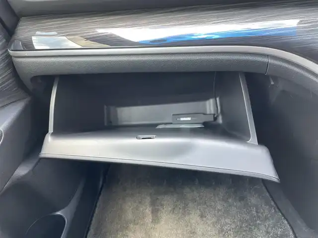 ホンダ オデッセイ アブソルート 20thアニバーサリー 千葉県 2015(平27)年 7.3万km プレミアムヴィーナスブラックP ホンダセンシング/・衝突軽減ブレーキ/・レーンキープアシスト/・アダプティブクルーズコントロール/純正SDナビ【VXM-155VFi】/・CD/DVD/MSV/Bluetooth/フルセグTV/純正フリップダウンモニター【VM-155EN】/バックカメラ/両後パワースライドドア/ハーフレザーシート/運転席パワーシート/スマートキー/パドルシフト/純正LEDヘッドライト/フォグランプ/本革巻きステアリング/木目調パネル/純正17インチアルミホイール/ビルトインETC/ドアバイザー/サイド＆カーテンエアバッグ