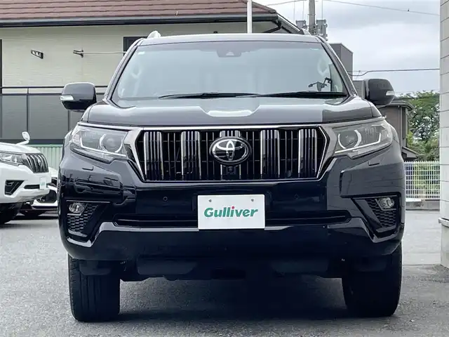 トヨタ ランドクルーザー プラド TX-L 70thアニバーサリーLTD 埼玉県 2021(令3)年 2.7万km アティチュードブラックマイカ 外部検査済み/メーカーナビゲーション/(AM/FM/CD/DVD/フルセグＴＶ/Bluetooth/ＵＳＢ)/アラウンドビュー/トヨタセーフティセンス/レーンディパーチャーアラート/レーダークルーズコントロール/ブラインドスポットモニター/オートマチックハイビーム/ヘッドライトウォッシャー/ウッドデッキコンビハンドル/ブラウンレザーシート/前席パワーシート/前席エアシート/前席シートヒーター/７０ｔｈ純正フロアマット/スマートキー/ルーフレール/4WD/ETC
