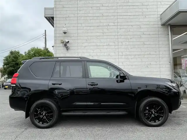 トヨタ ランドクルーザー プラド TX-L 70thアニバーサリーLTD 埼玉県 2021(令3)年 2.7万km アティチュードブラックマイカ 外部検査済み/メーカーナビゲーション/(AM/FM/CD/DVD/フルセグＴＶ/Bluetooth/ＵＳＢ)/アラウンドビュー/トヨタセーフティセンス/レーンディパーチャーアラート/レーダークルーズコントロール/ブラインドスポットモニター/オートマチックハイビーム/ヘッドライトウォッシャー/ウッドデッキコンビハンドル/ブラウンレザーシート/前席パワーシート/前席エアシート/前席シートヒーター/７０ｔｈ純正フロアマット/スマートキー/ルーフレール/4WD/ETC