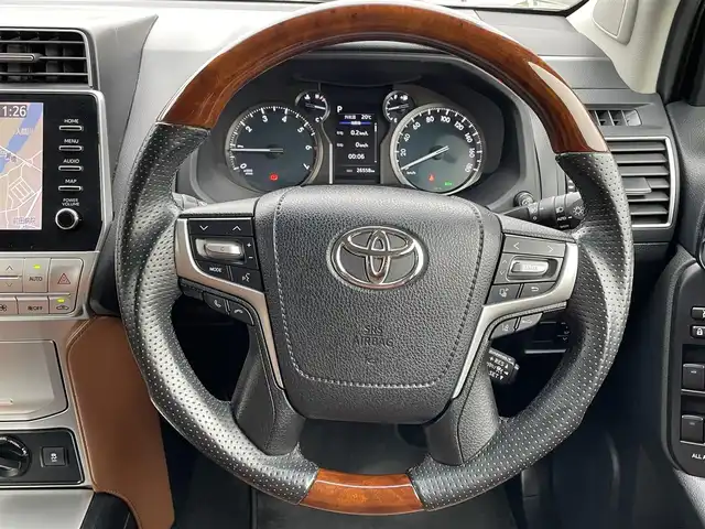 トヨタ ランドクルーザー プラド TX-L 70thアニバーサリーLTD 埼玉県 2021(令3)年 2.7万km アティチュードブラックマイカ 外部検査済み/メーカーナビゲーション/(AM/FM/CD/DVD/フルセグＴＶ/Bluetooth/ＵＳＢ)/アラウンドビュー/トヨタセーフティセンス/レーンディパーチャーアラート/レーダークルーズコントロール/ブラインドスポットモニター/オートマチックハイビーム/ヘッドライトウォッシャー/ウッドデッキコンビハンドル/ブラウンレザーシート/前席パワーシート/前席エアシート/前席シートヒーター/７０ｔｈ純正フロアマット/スマートキー/ルーフレール/4WD/ETC