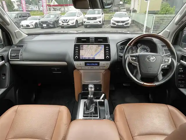 トヨタ ランドクルーザー プラド TX-L 70thアニバーサリーLTD 埼玉県 2021(令3)年 2.7万km アティチュードブラックマイカ 外部検査済み/メーカーナビゲーション/(AM/FM/CD/DVD/フルセグＴＶ/Bluetooth/ＵＳＢ)/アラウンドビュー/トヨタセーフティセンス/レーンディパーチャーアラート/レーダークルーズコントロール/ブラインドスポットモニター/オートマチックハイビーム/ヘッドライトウォッシャー/ウッドデッキコンビハンドル/ブラウンレザーシート/前席パワーシート/前席エアシート/前席シートヒーター/７０ｔｈ純正フロアマット/スマートキー/ルーフレール/4WD/ETC