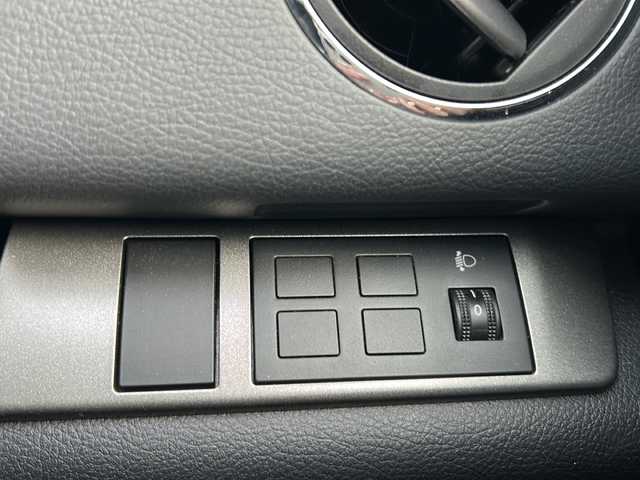 マツダ アテンザ セダン 20C 兵庫県 2010(平22)年 6.1万km クリスタルホワイトパールマイカ 取説あり/純正ナビワンセグテレビ／FM／AM／CD/DVD/ETC/バックカメラ/ドアバイザー/タイヤ空気圧センサー/純正マット/リモコンキー/スペアキー