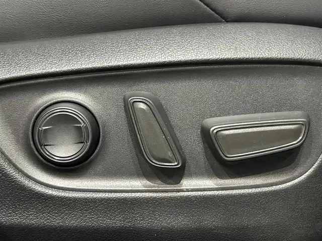トヨタ ＲＡＶ４ HV アドベンチャー オフロードPKGⅡ 愛知県 2023(令5)年 0.8万km アティチュードブラックマイカ 純正10.5型ディスプレイオーディオPlus/（Bluetooth/フルセグTV/USB/CarPlay/Miracast)/パノラミックビューモニター/ALPINEデジタルインナーミラー/トヨタセーフティセンス/　　-プリクラッシュセーフティ/　　-レーントレーニングアシスト/　　-レーダークルーズコントロール/　　-オートマチックハイビーム/　　-ロードサインアシスト/ブラインドスポットモニター/ビルトインETC2.0/シートメモリー付D席パワーシート/シートヒーター/ステアリングヒーター/ドライブレコーダー/クリアランスソナー/USB接続