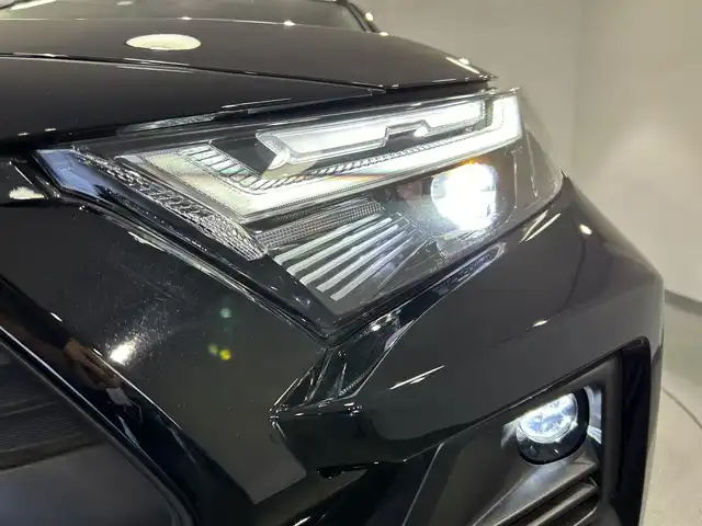 トヨタ ＲＡＶ４ HV アドベンチャー オフロードPKGⅡ 愛知県 2023(令5)年 0.8万km アティチュードブラックマイカ 純正10.5型ディスプレイオーディオPlus/（Bluetooth/フルセグTV/USB/CarPlay/Miracast)/パノラミックビューモニター/ALPINEデジタルインナーミラー/トヨタセーフティセンス/　　-プリクラッシュセーフティ/　　-レーントレーニングアシスト/　　-レーダークルーズコントロール/　　-オートマチックハイビーム/　　-ロードサインアシスト/ブラインドスポットモニター/ビルトインETC2.0/シートメモリー付D席パワーシート/シートヒーター/ステアリングヒーター/ドライブレコーダー/クリアランスソナー/USB接続