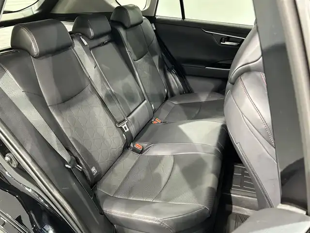 トヨタ ＲＡＶ４ HV アドベンチャー オフロードPKGⅡ 愛知県 2023(令5)年 0.8万km アティチュードブラックマイカ 純正10.5型ディスプレイオーディオPlus/（Bluetooth/フルセグTV/USB/CarPlay/Miracast)/パノラミックビューモニター/ALPINEデジタルインナーミラー/トヨタセーフティセンス/　　-プリクラッシュセーフティ/　　-レーントレーニングアシスト/　　-レーダークルーズコントロール/　　-オートマチックハイビーム/　　-ロードサインアシスト/ブラインドスポットモニター/ビルトインETC2.0/シートメモリー付D席パワーシート/シートヒーター/ステアリングヒーター/ドライブレコーダー/クリアランスソナー/USB接続