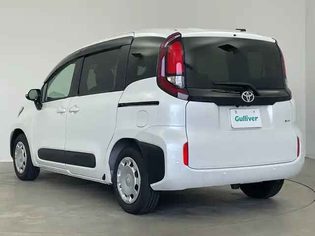 トヨタ シエンタ ハイブリッド G 新潟県 2024(令6)年 1.4万km プラチナホワイトパールマイカ 純正メモリナビ/フルセグTV/全方位カメラ/両側パワースライドドア/前席シートヒーター/純正15インチアルミホイール/ハンドルヒーター/前後コーナーセンサー/純正フロアマット/純正ETC2.0/スマートキー/レーダークルーズコントロール